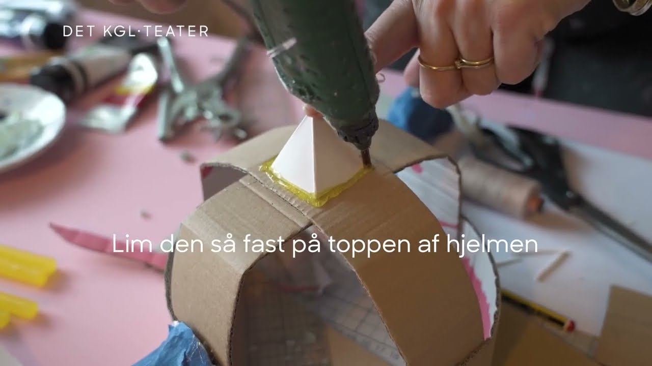 Teaterrekvisitter // Lav din egen krigerhjelm