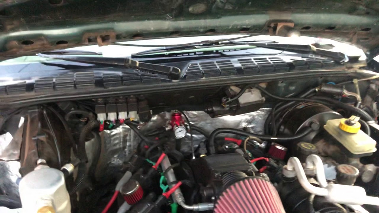 Blazer v6 com FuelTech e coletor Flow Performance