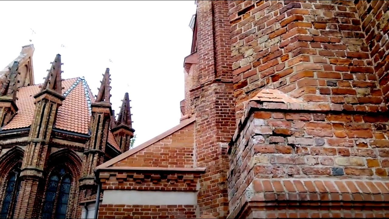 Храмы Вильнюса. Фасад. Подробно Костёл Святых Франциска и Бернардина. Vilnius, Old Town