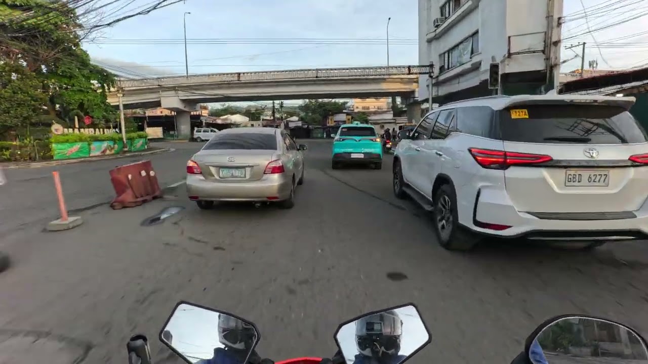 motovlogs via subway port area