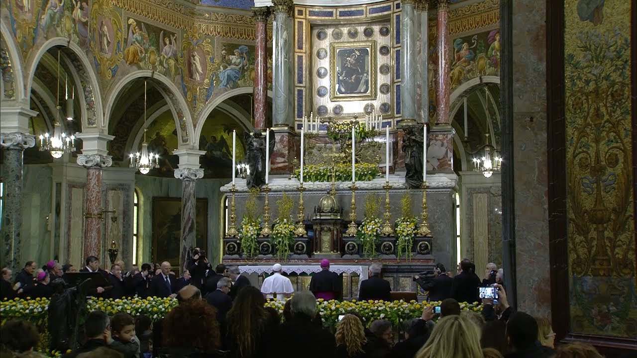 Papa Francesco recita la Supplica alla Madonna di Pompei