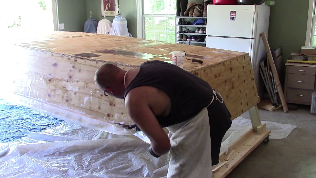 Building the Lumberyard Skiff - Glassing the Sides