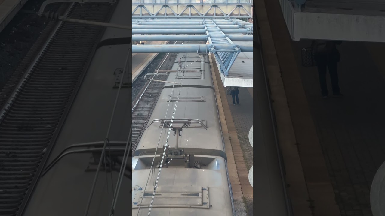 CAF 200-400 | cotral #cotral #metromare