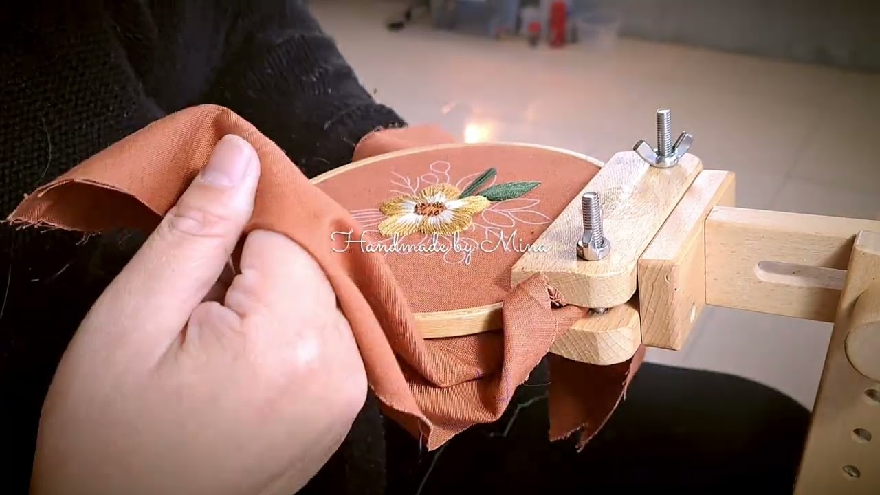 Handmade by Mina 手工刺繡荷葉長袖洋裝
