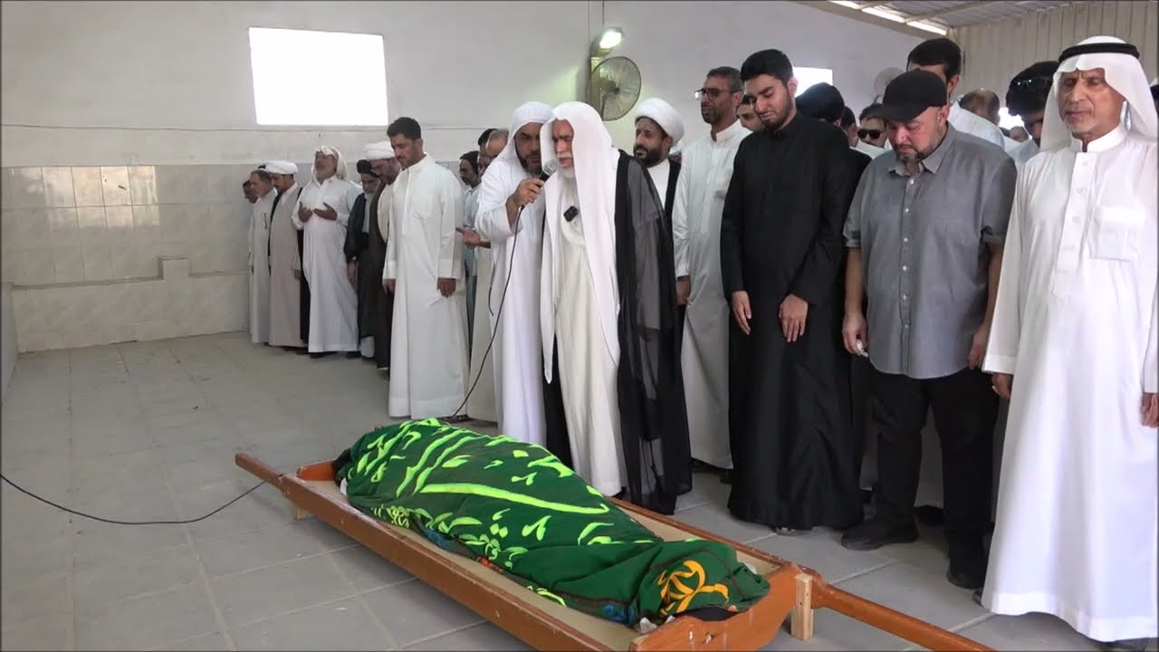 العلامة السيد هاشم الخباز | يؤدي الصلاة على جنازة المرحوم خادم أهل البيت الحاج المؤمن محمد الحمالي