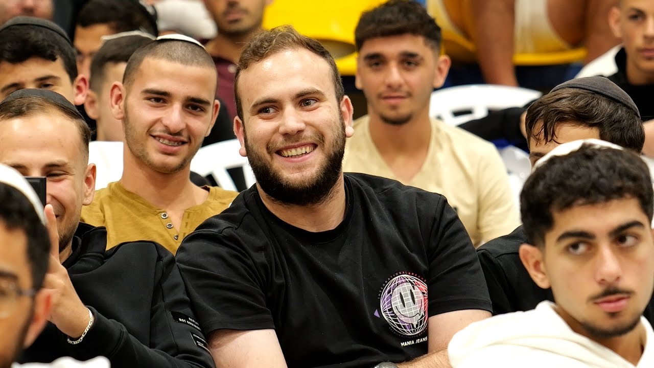 בורא עולם כל כך אוהב את הסוכה שלך! 😍 הרב שניר גואטה בשיעור מלא אהבה עם סיפורי ישועות מדהימים