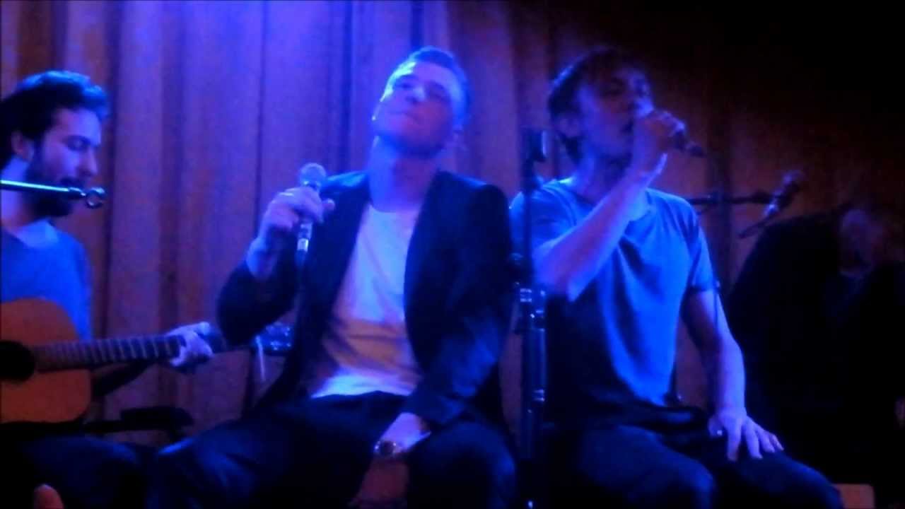 Daniel Adams-Ray performs a duet with John Guidetti