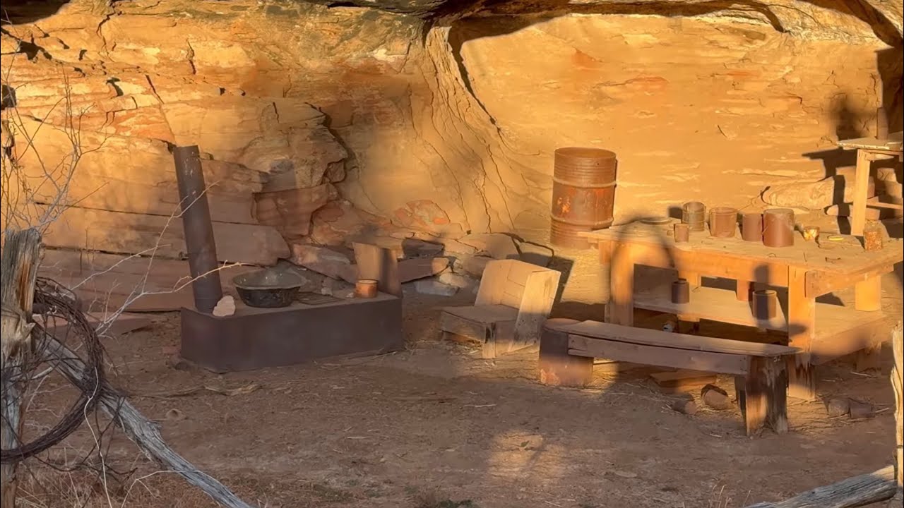Canyonlands Cave Spring Trail hike #hiking 