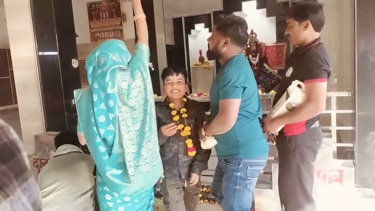 Bhairav Baba ke mandir Mein Daru Ki Botal chadhaenge#funnyvideos #u p