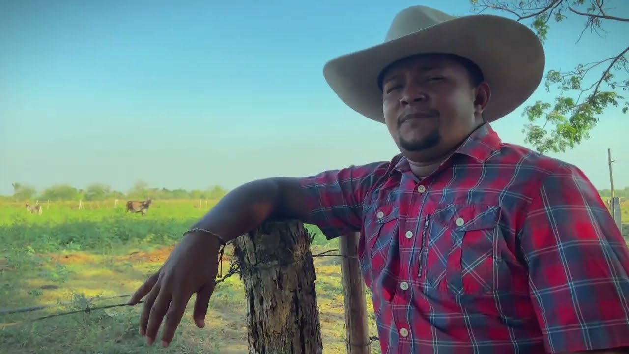 Carlos Tovar - Tristes Recuerdos de Ayer (Vídeo Oficial)