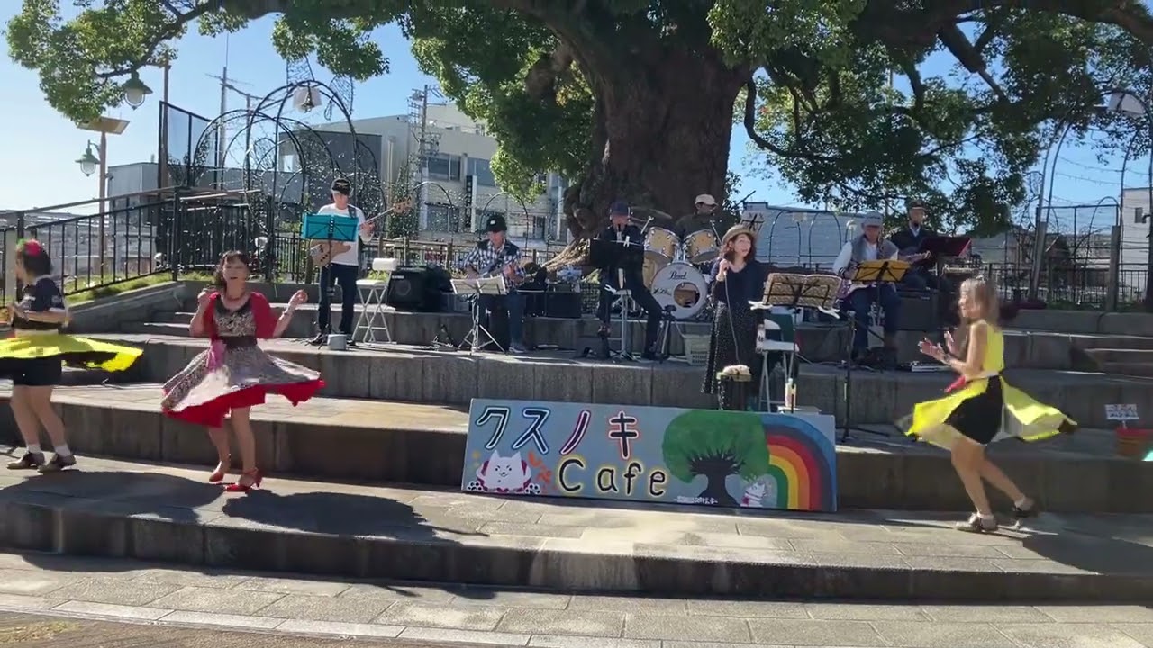 🎶朝まで踊ろう(館ひろしcover)🎶磐田クスノキcafe❗️ハニーズと踊ろう‼️🎤ソノちゃん