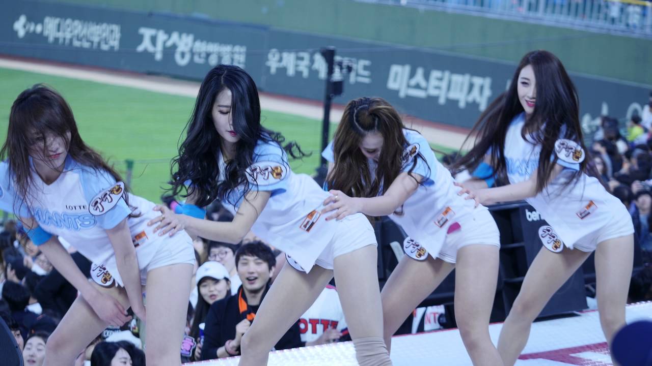 롯데자이언츠 치이리더 '몸매+유레카'