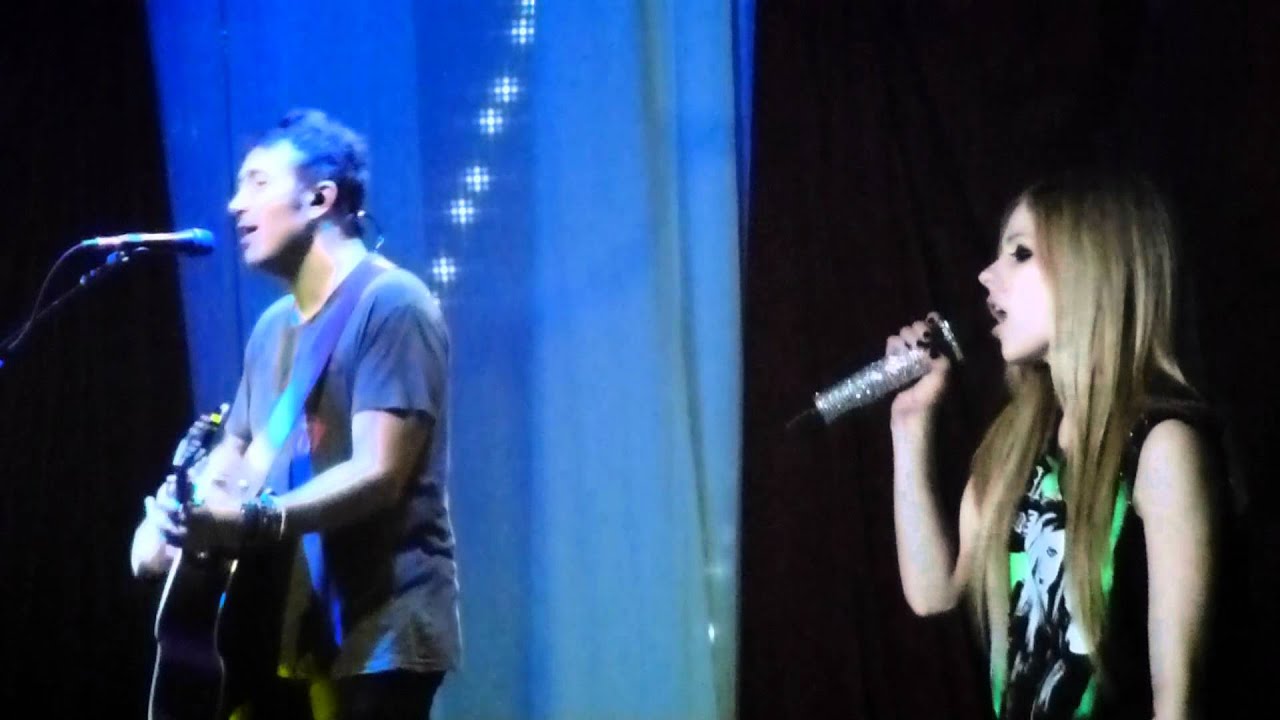 Avril Lavigne - I Love you - Black Star Tour  Live HD @ Torino 08/09/2011