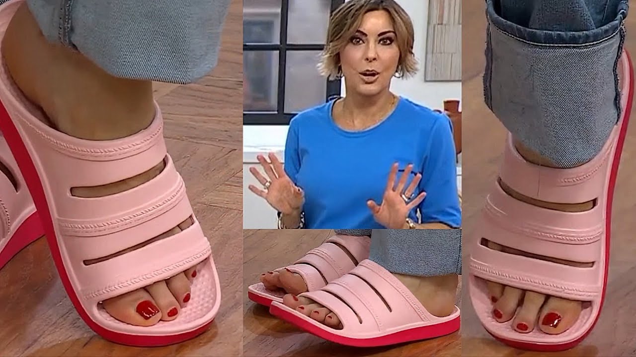 Телеканал QVC — Милая Эми Стрэн и модели демонстрируют сандалии с красными носками.