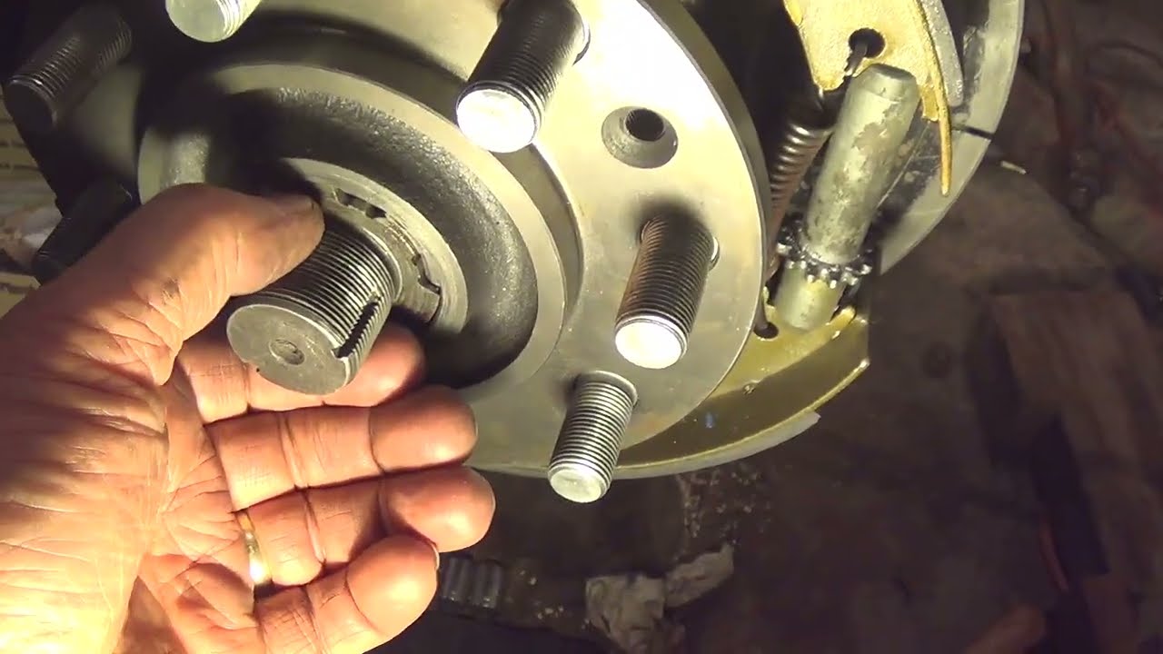 Ford 8N Rear axle hub and spline free play fix