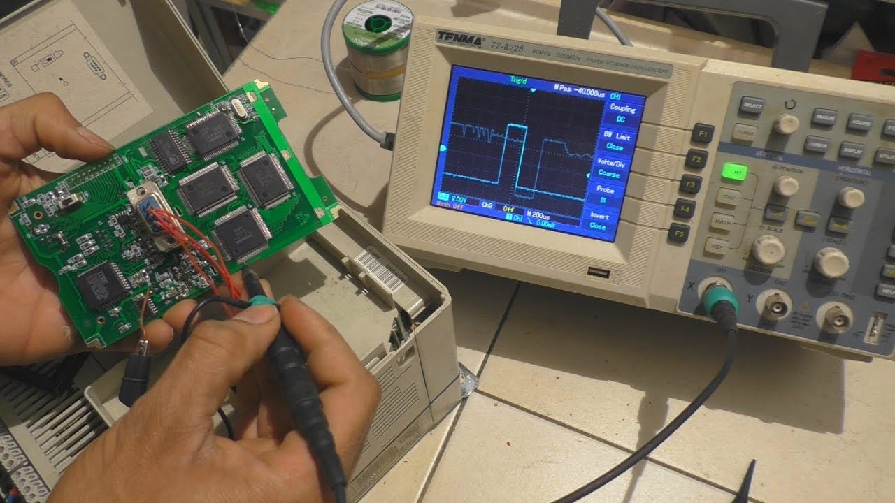 Réparation d'une console de programmation de variateur de fréquence ► problème d'affichage LCD