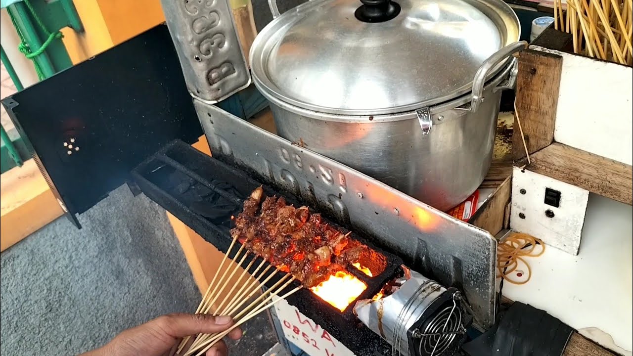 Sebelum Pandemi Bisa Laku 1.000 Tusuk Sate KiKil, Sejak Pandemi menjadi 500 Tusuk Sate Kikil....