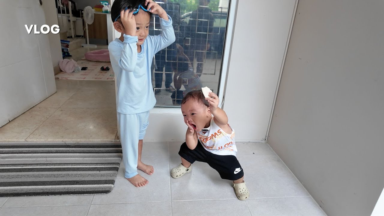 Ubur ubur ikan lele, ditinggal mama Jule ke Thailand leee~