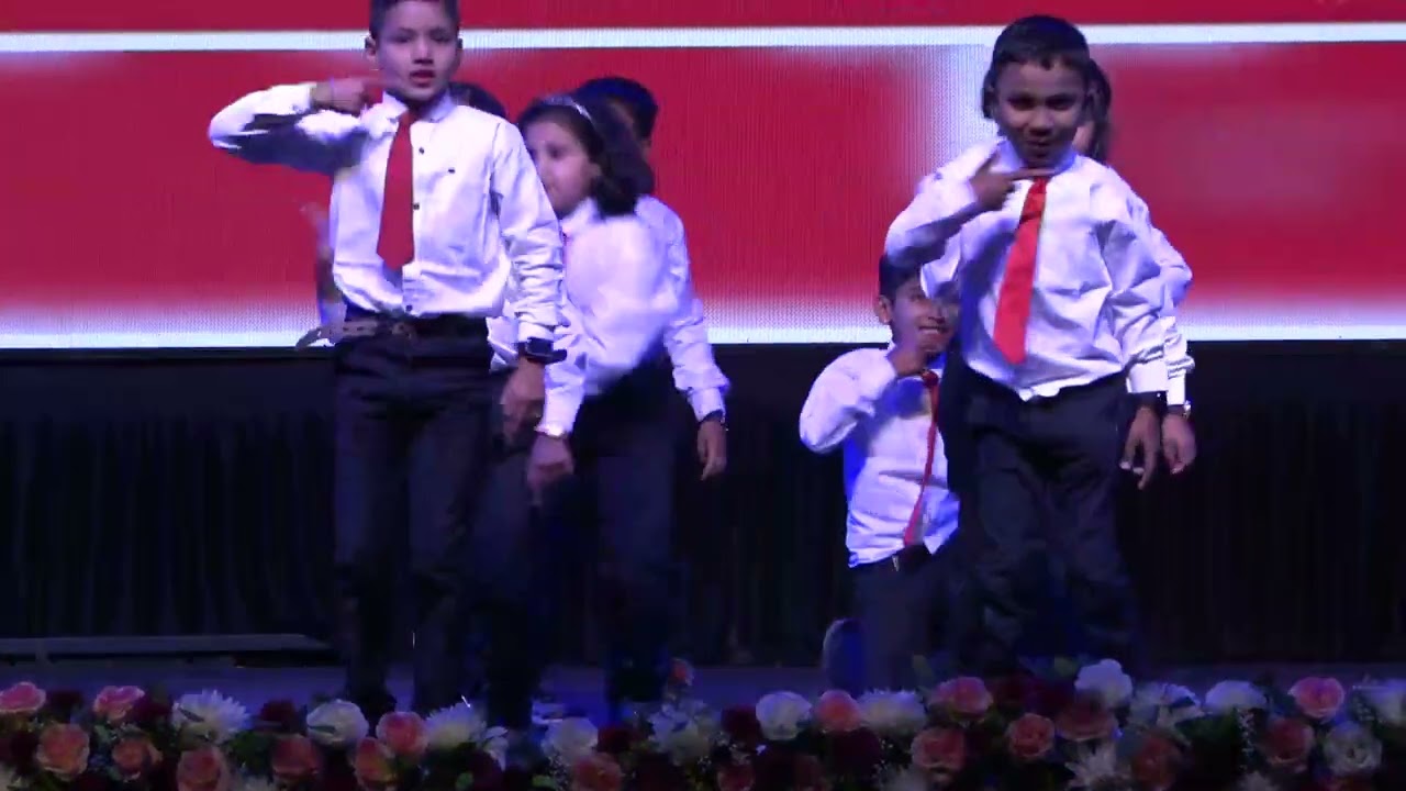Dance on Advertisement Theme I Vasantdada Patil English School & Jr. College I Sanjeevan Mahotsav