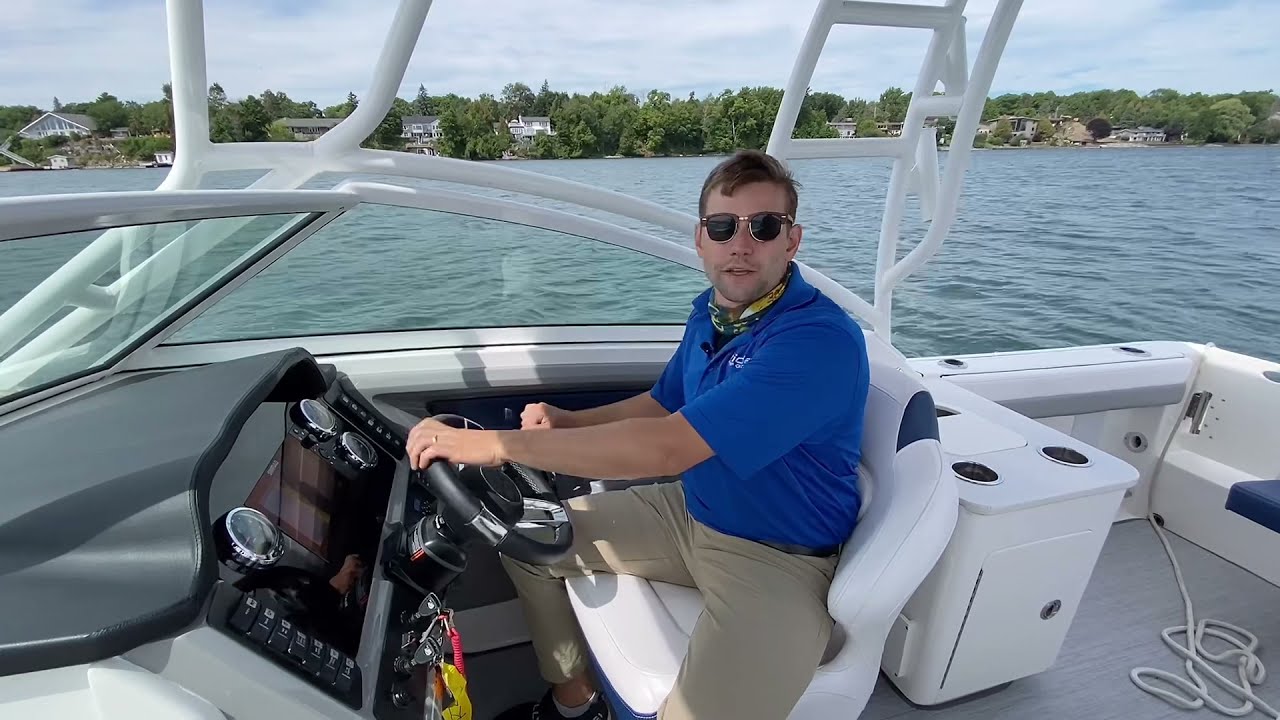 2021 Robalo R247 Walk Through
