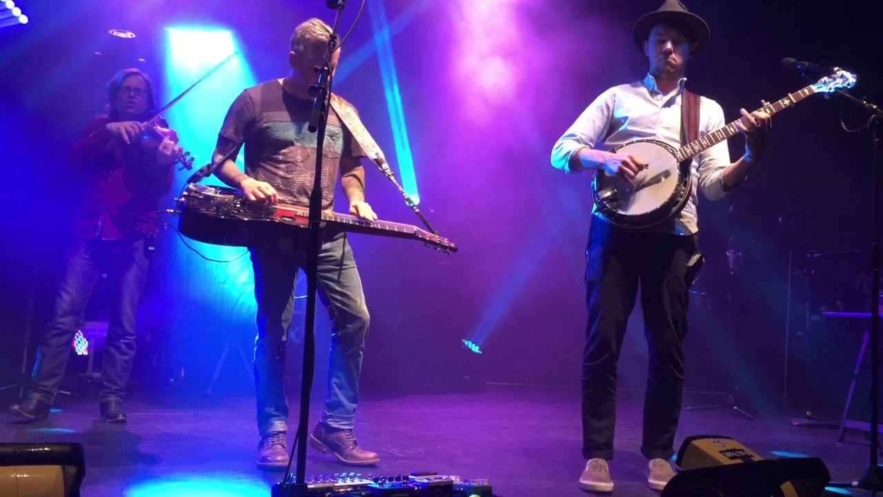 Deep Elem Blues - The Infamous Stringdusters w/ Billy Strings