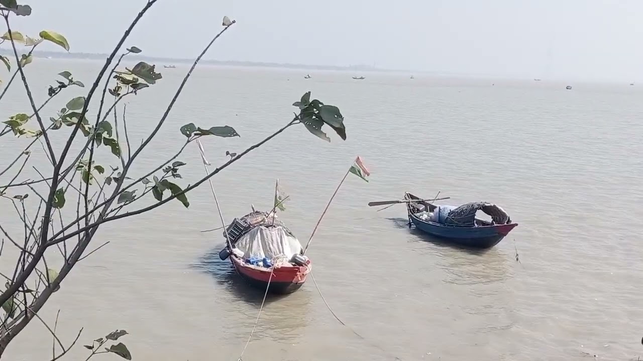 শীতের সকালে গেঁওখালী নদীর তীরে (পুর্ব মেদিনীপুর) 