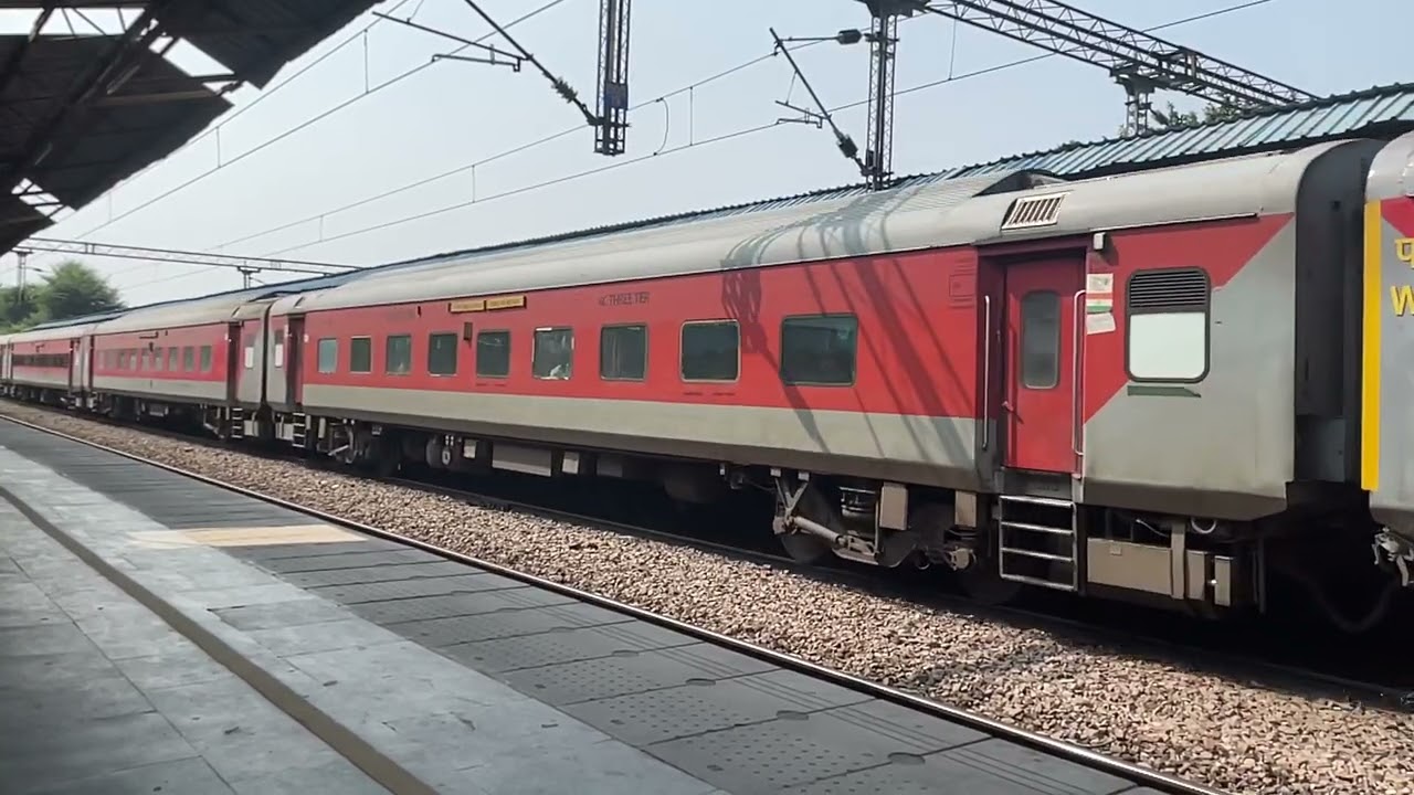 Indore Amritsar Express Indian Railways Train - Slow motion video