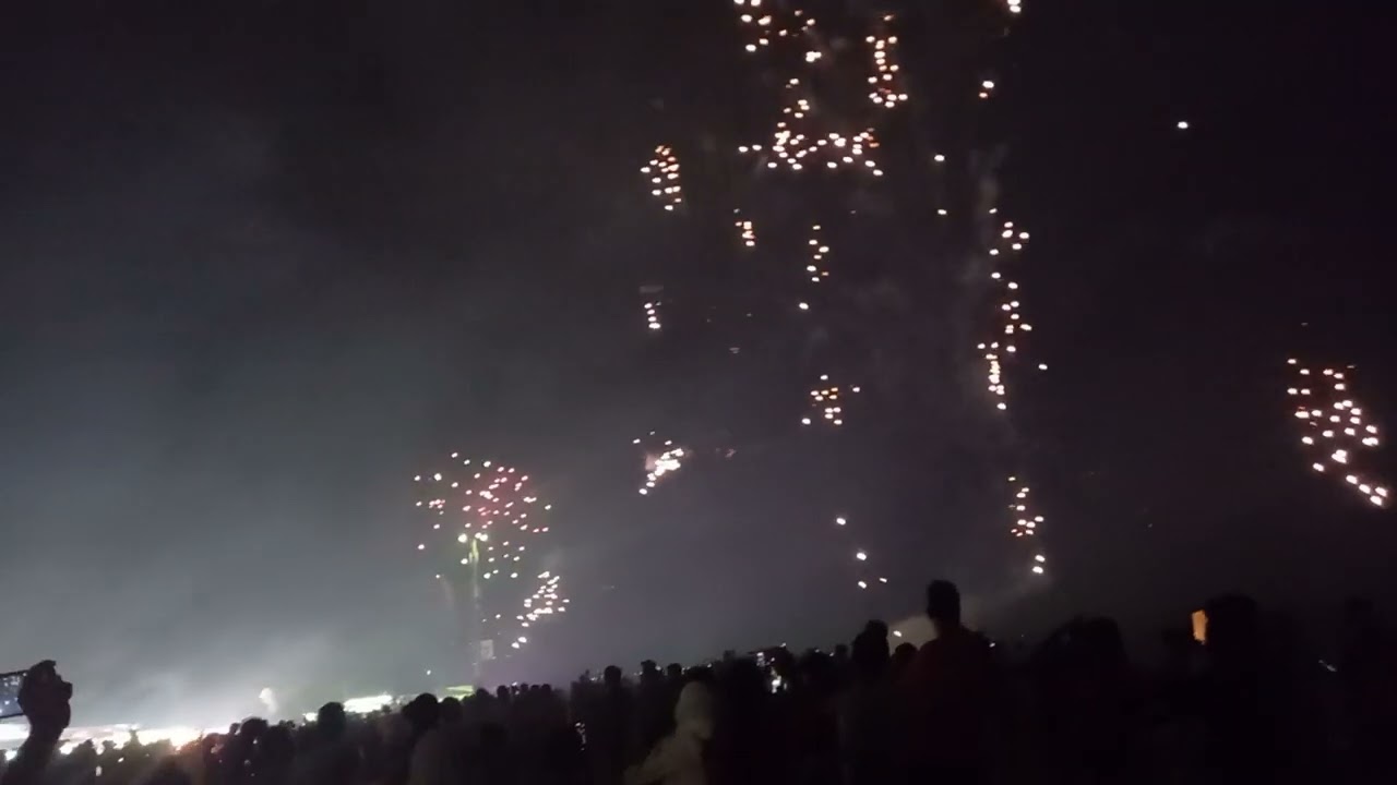 Crackers im negambo beach