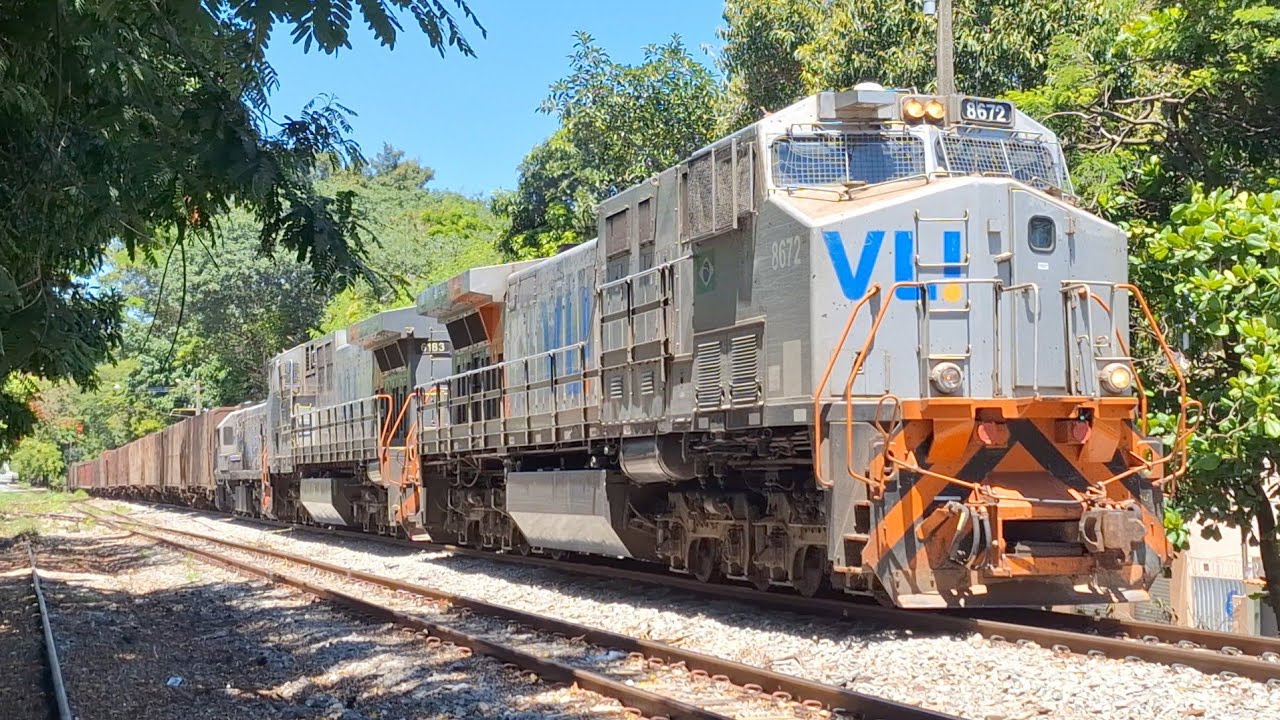 Trem carregado passando por Itaúna MG 