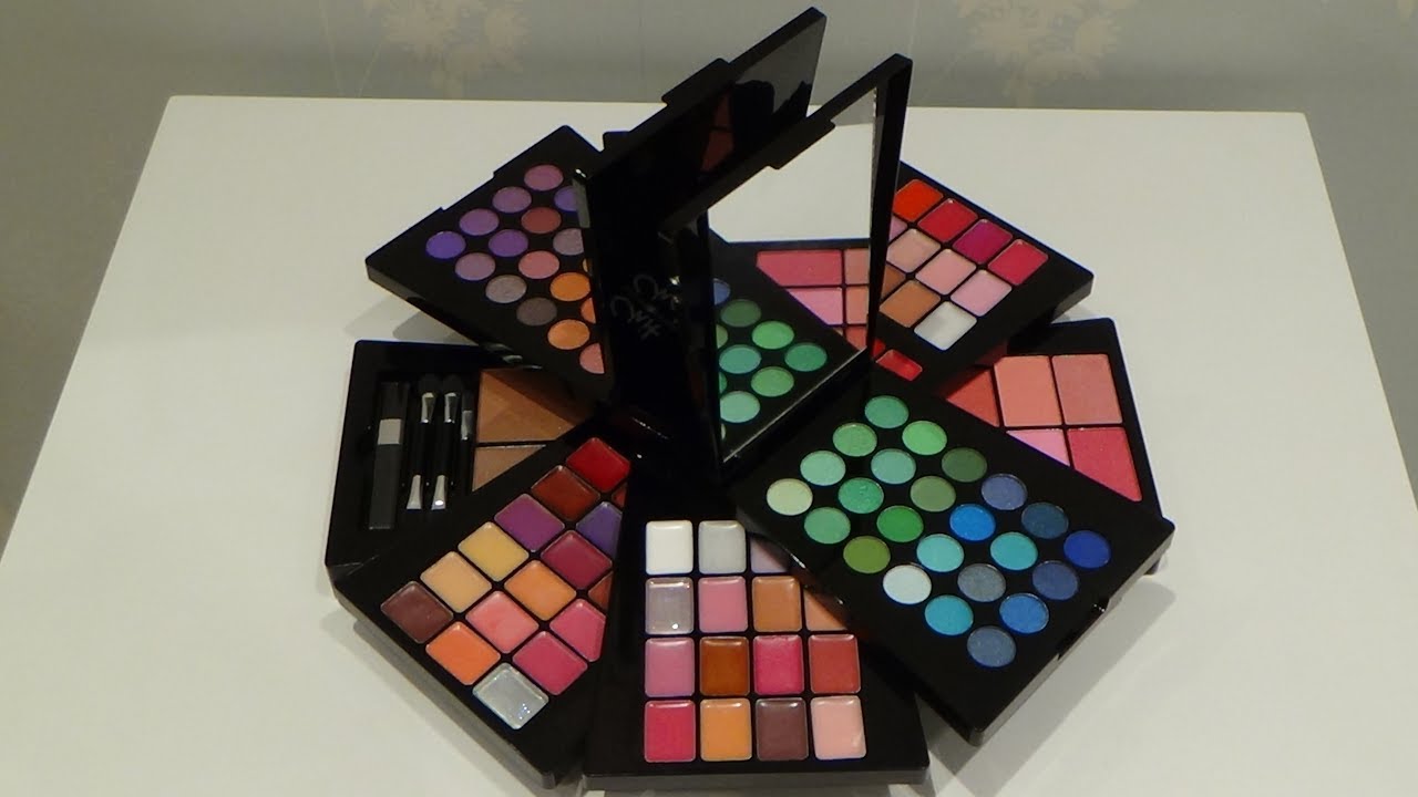 Makeup Set : Technic Chit Chat Beauty Bow Cosmetic Set
