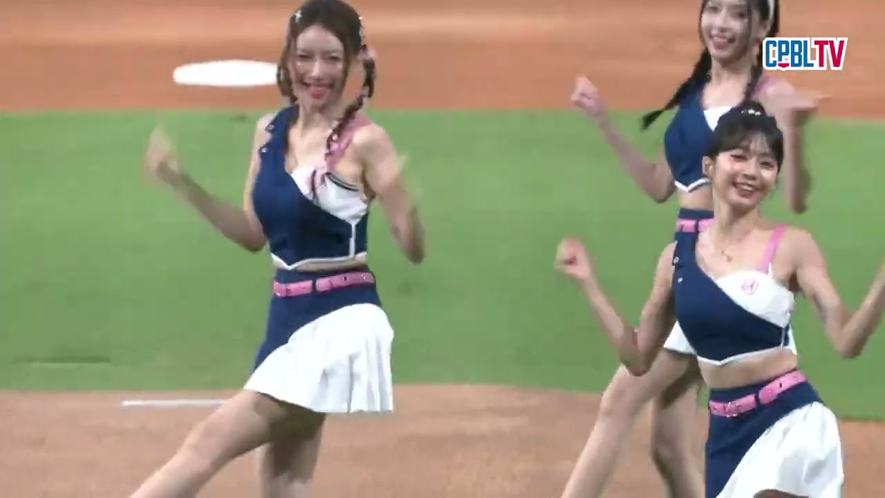 08/26 台鋼 VS 富邦 賽前，富邦啦啦隊Fubon Angels帶來精彩的開場表演