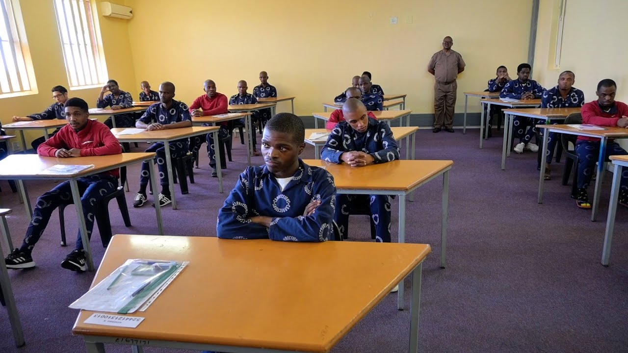 National Commissioner Makgothi Thobakgale monitors 2024 Matric exams at Usethubeni School