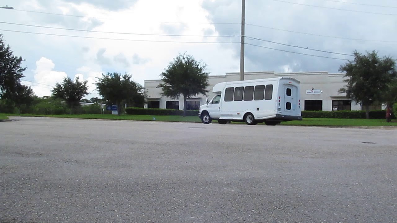 2010 Ford E350 Shuttle Bus