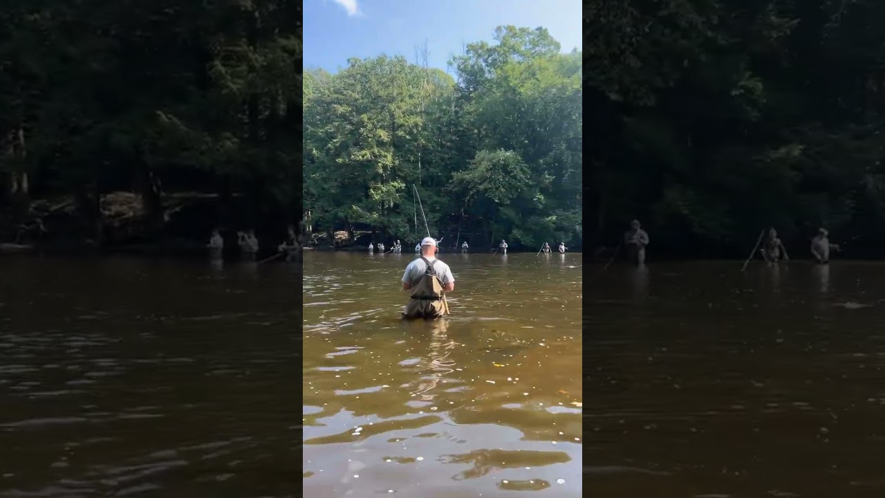 Shoulder 2 shoulder up on the salmon river🤪 #salmonfishing #pulaski #salmonrun