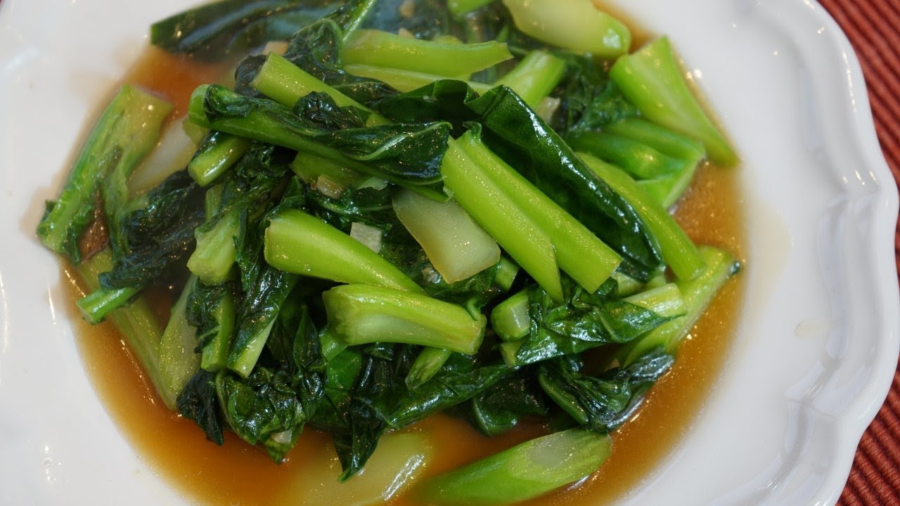 Kai Lan sauté à l'ail : Recette facile et rapide - Recette de Cooking With Morgane