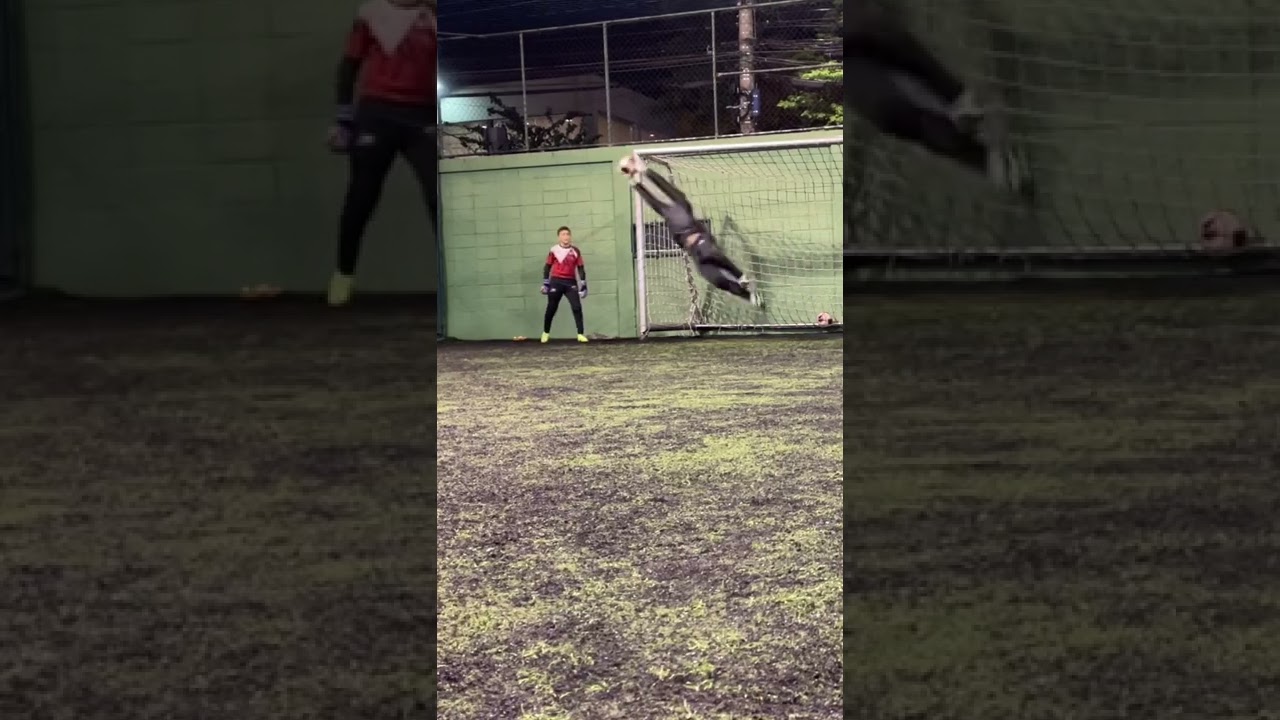 Treine sempre para segurar. A defesa firme faz o goleiro seguro. Se n&atilde;o der, espalme, claro.
