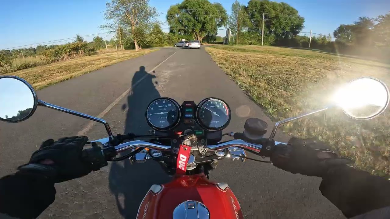 Sounds of a 1978 Ducati 900SD 