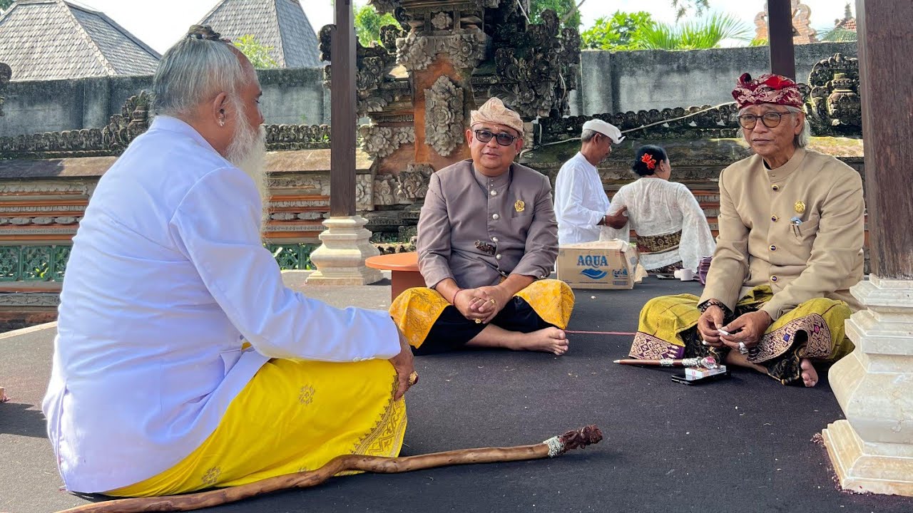 DHARMA PANUNTUN PEMANGKU SE DESA ADAT UBUD. KOLABORASI YAYASAN PURI KAUHAN UBUD & DESA ADAT UBUD