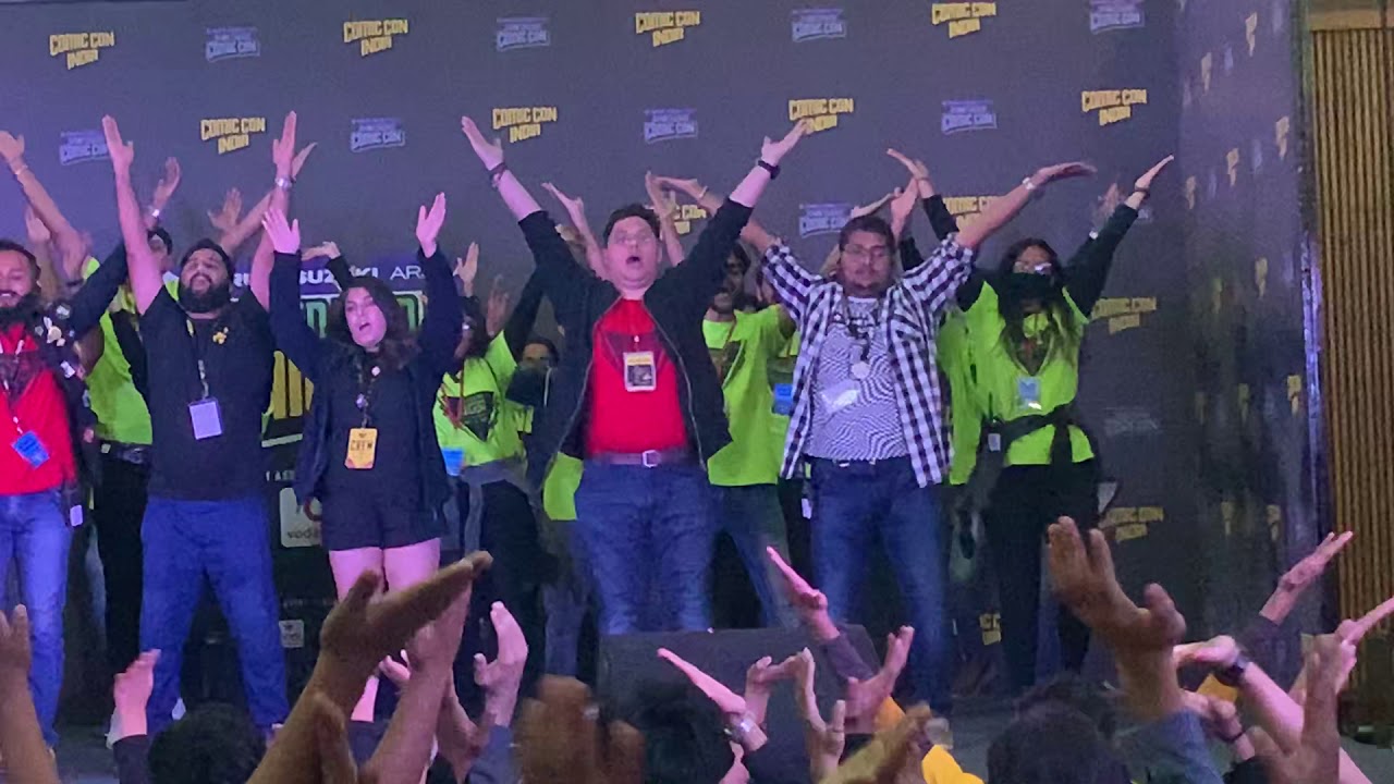 COMICCON Volunteers Dance on YMCA!