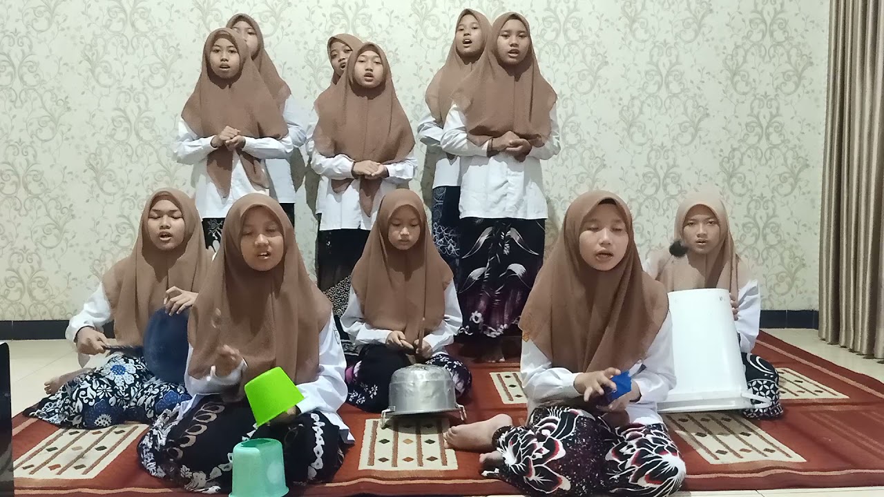 Kreasi Nadhom Aqidatul Awam Santri Putri