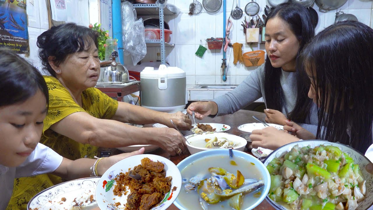 Lunch Ideas - Fried Chopped Pork With Mushroom, Corn, & Sponge Gourd, Sour Fish Soup, & Fried Pork
