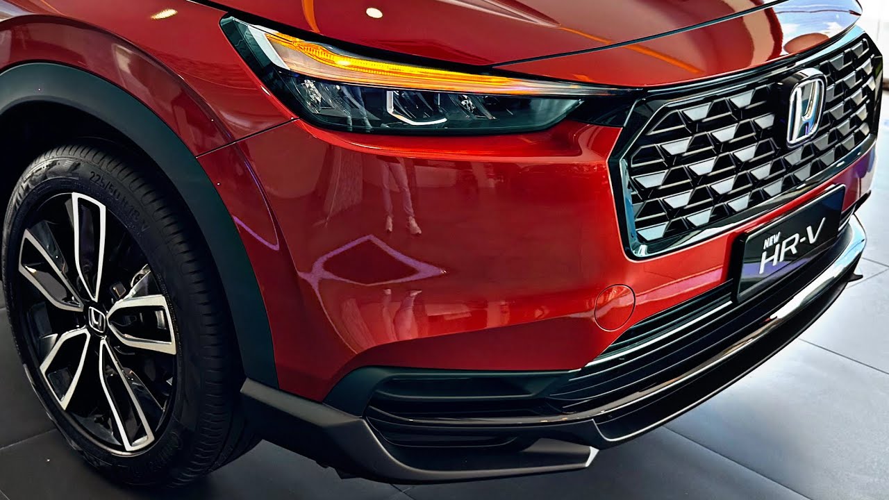 New 2025 Honda HR-V 1.5L Turbocharged Phoenix Orange Pearl Color – Sleek & Sporty Design