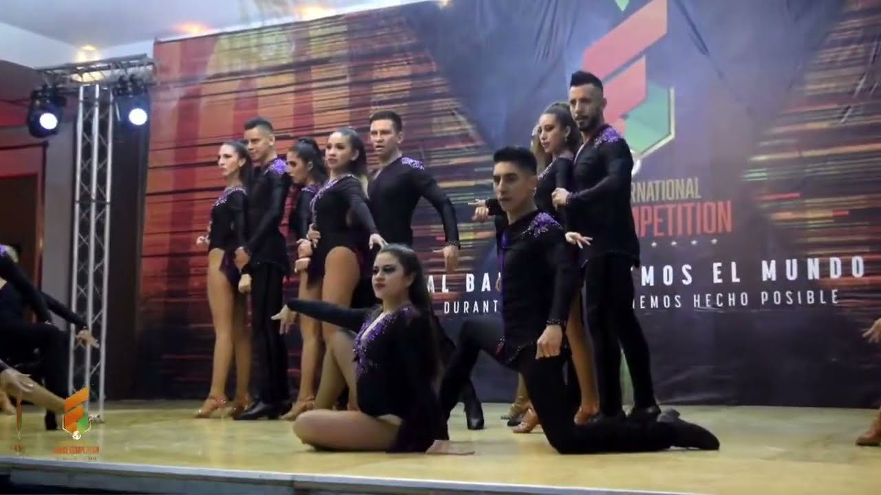No hay nadie como ella - Royal Latin Company by Jorge Velasco