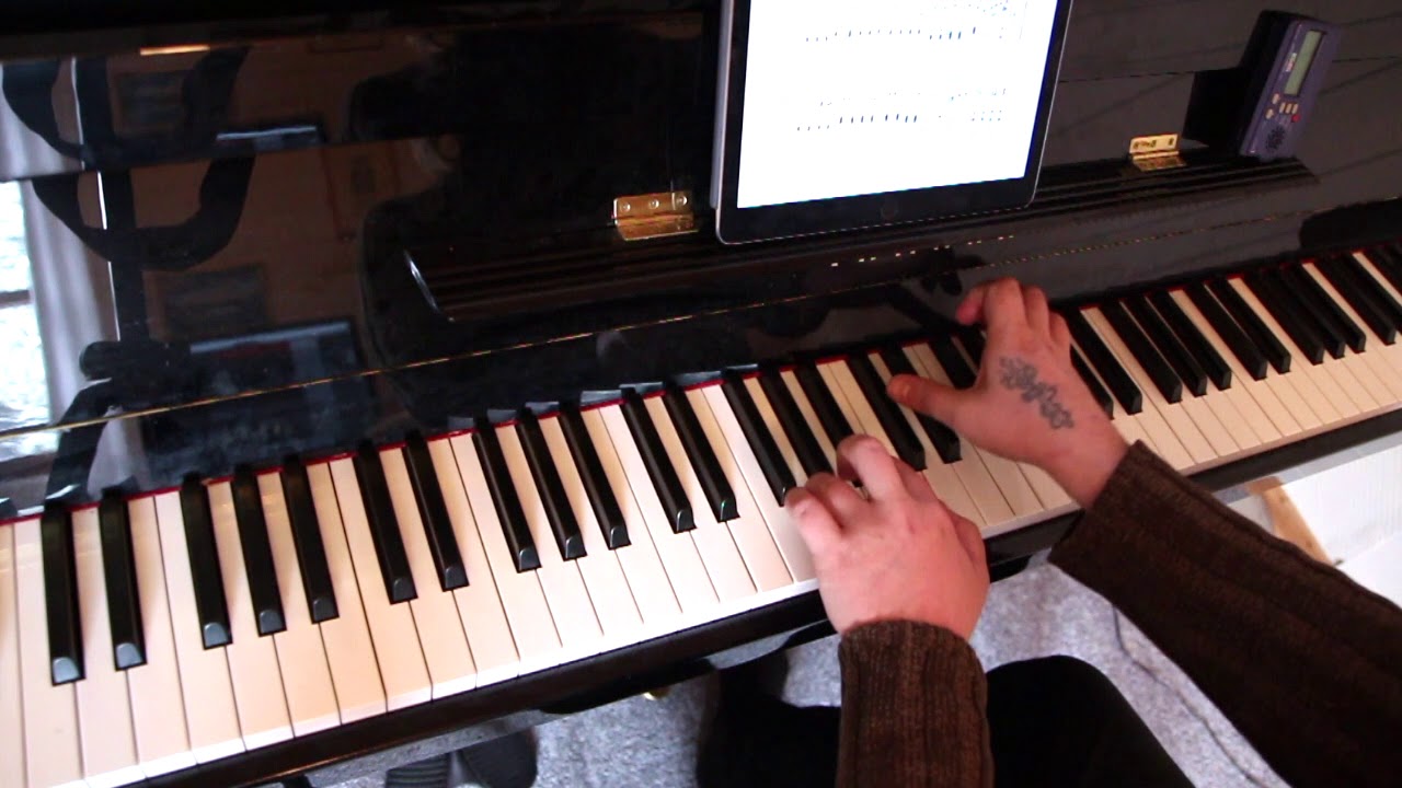 Moonlight Serenade (easy piano)