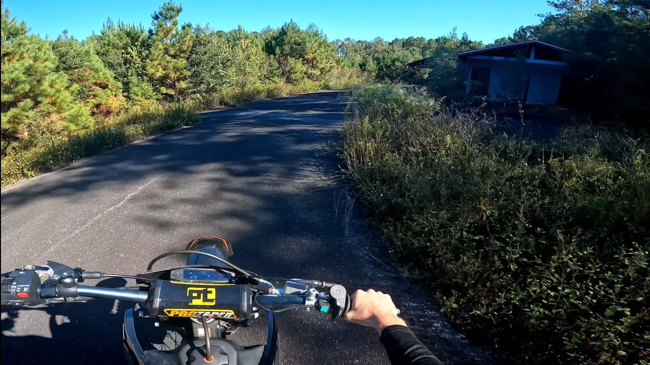 Found an abandoned Park on my motorcycle 