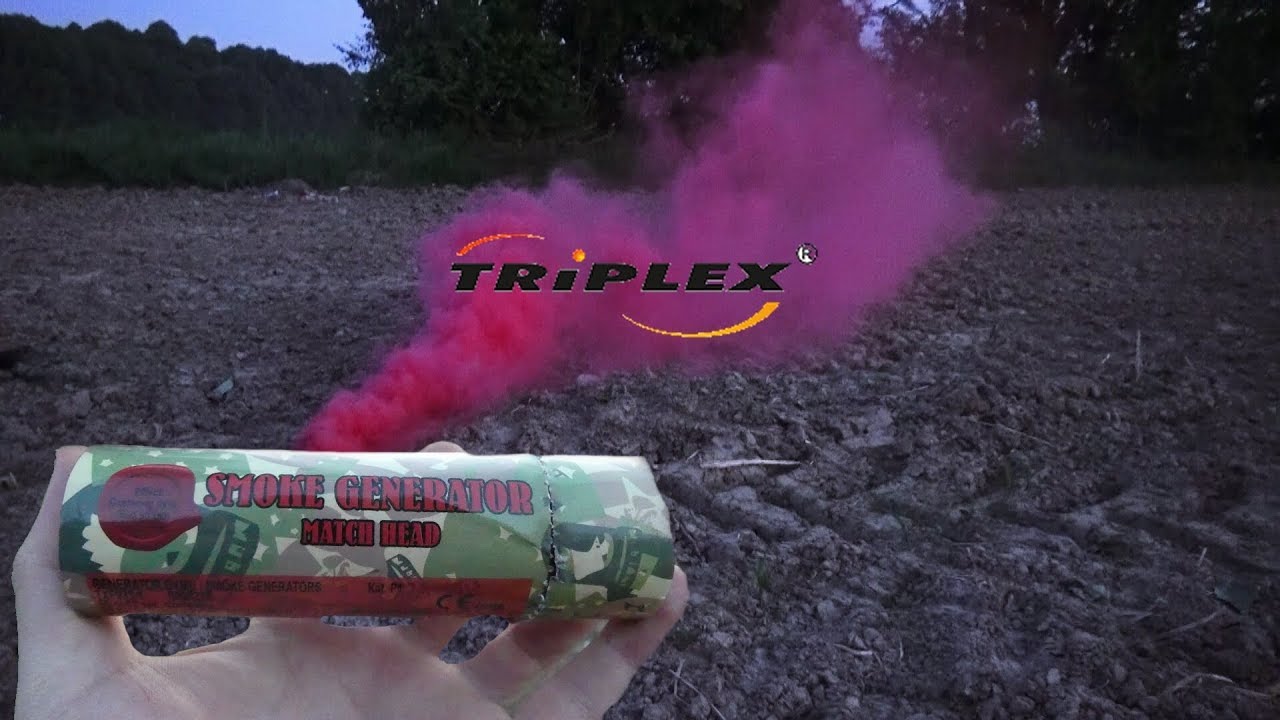Smoke Generator TXF933-1 von Triplex in Rot mit Match Head // Kat. P1