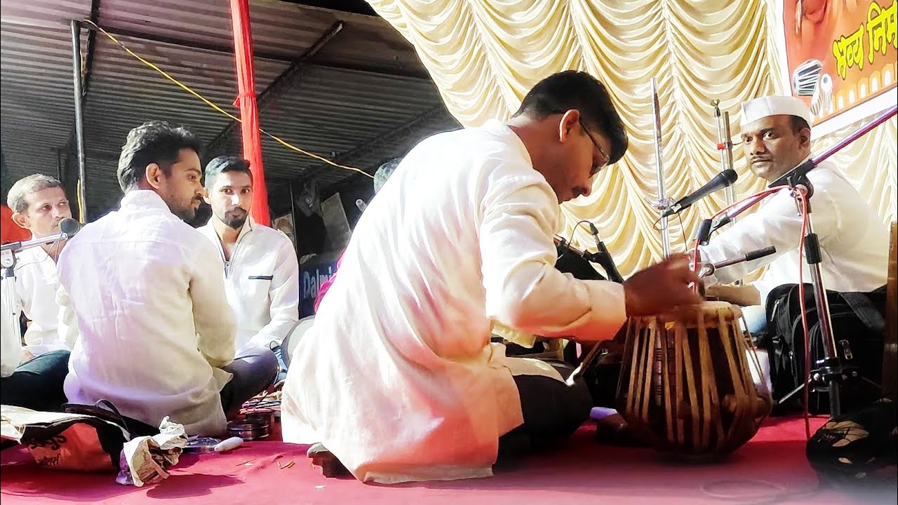 प्रथम क्रमांक बुवा-रूपेंद्र परब भजन स्पर्धा मळेवाड.गोवर्धन प्रासादिक भजन मंडळ वेंगुर्ला,वडखोल.