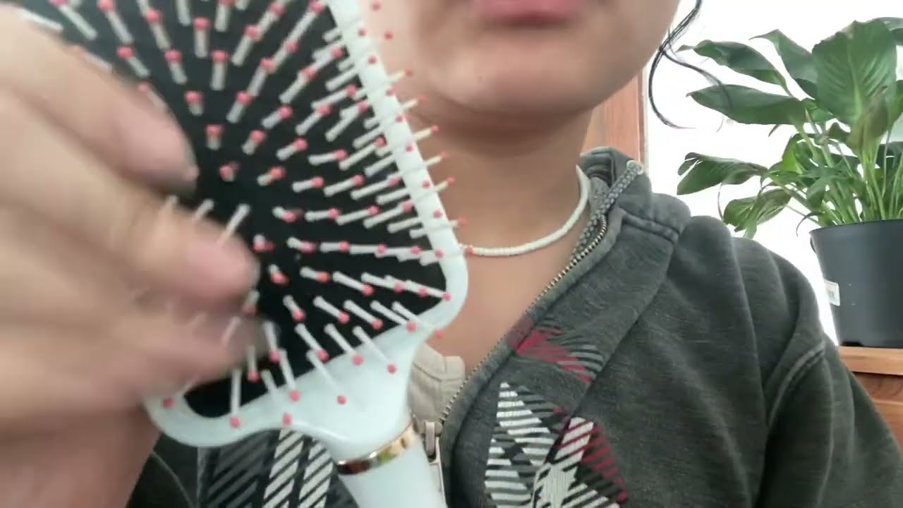 ASMR fixing your hair in the back of class ☆
