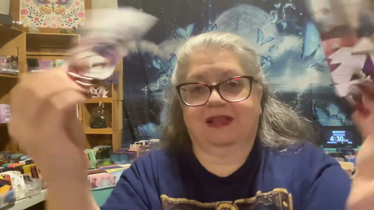 City Pulse Tarot flip through