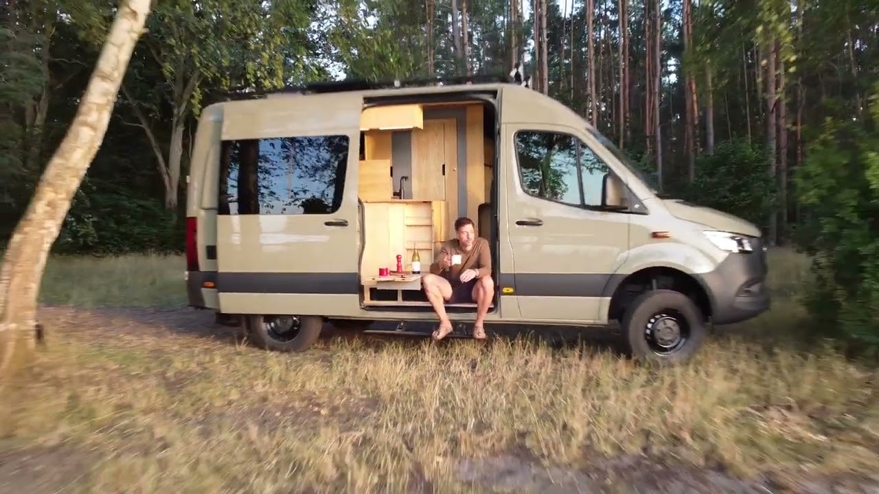 Mercedes Sprinter 4x4 Camper I Wohnmobil von der Campermanufaktur Berlin